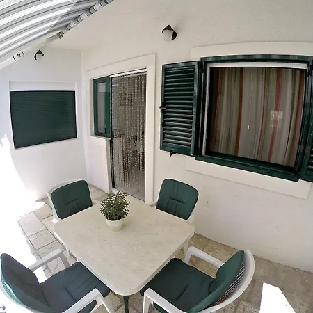 דירה Vanja אומיס