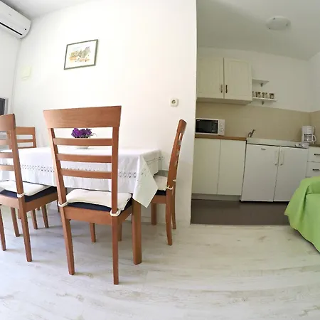 Apartament Vanja *